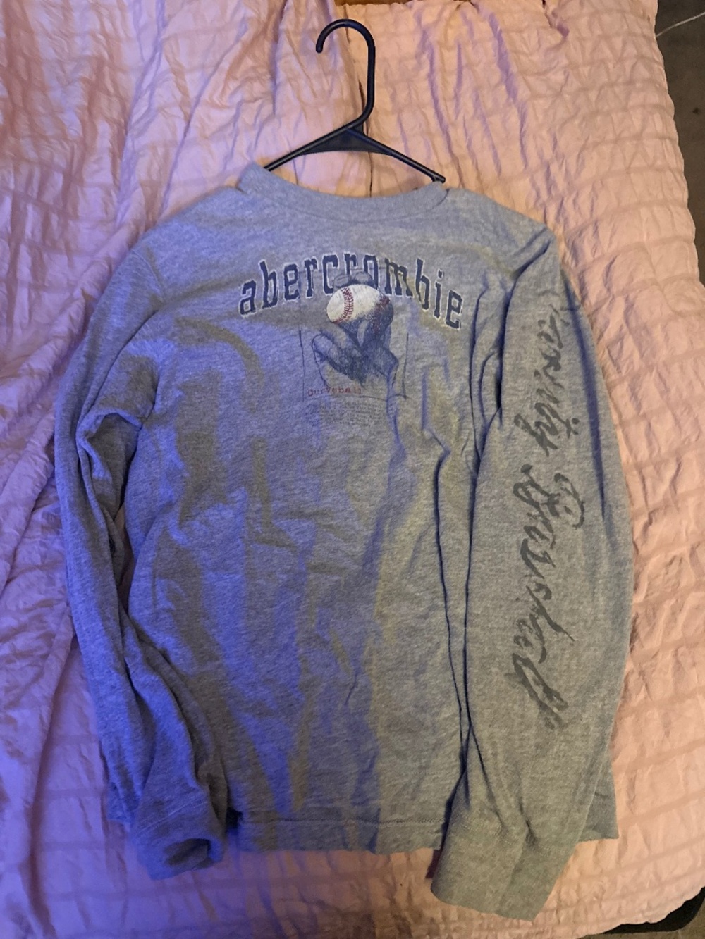 Men’s XL Abercrombie & Fitch Gray Baseball Graphic Long Sleeve Shirt